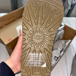 brand new women size 7 uggs with box